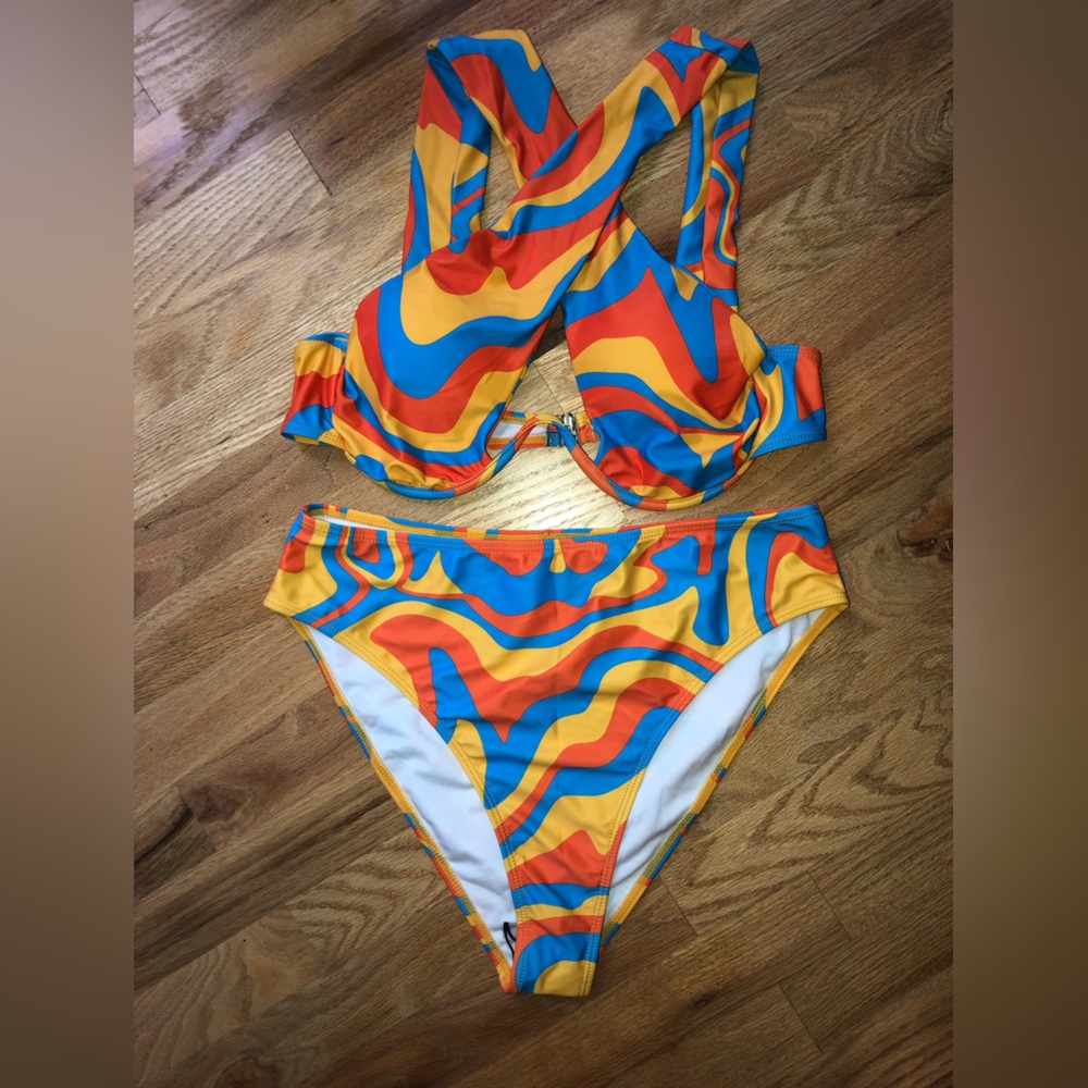 Shein bikini set-Size L. Never been worn. Underwire bra. Clasp in the back.